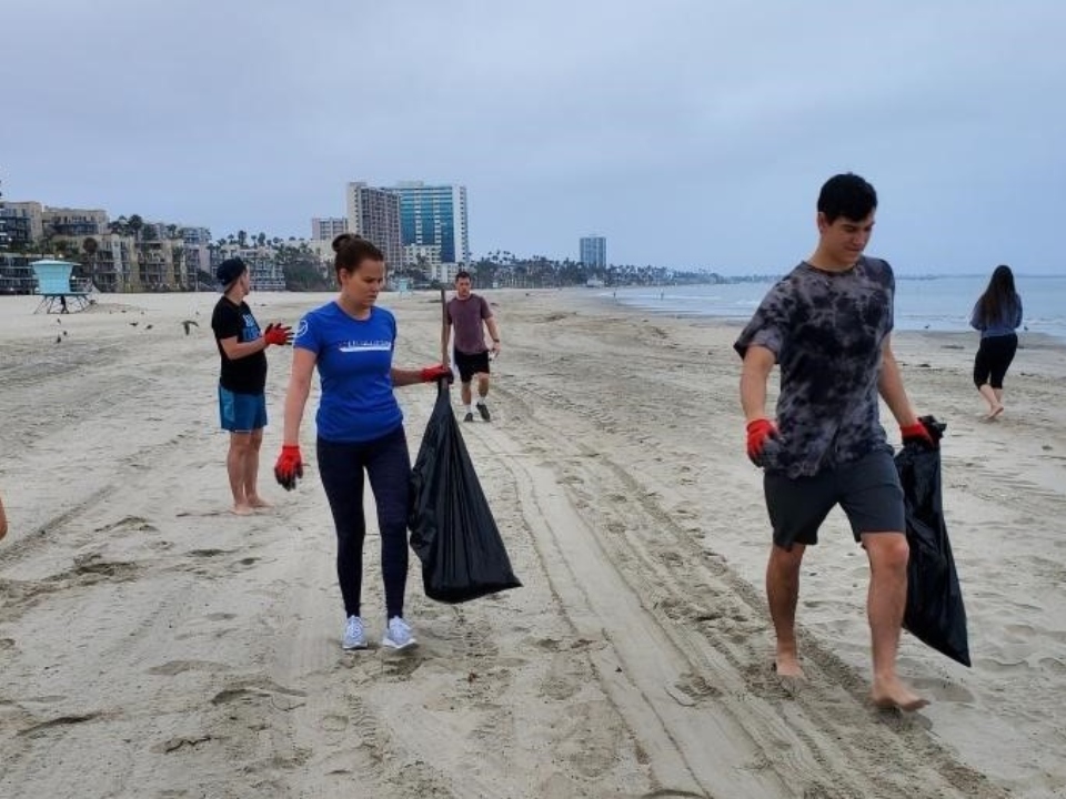 Long Beach Cleanup | Leadership Program 2019